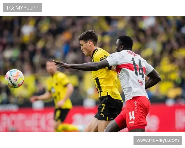 多特蒙德对阵斯图加特，边路对攻大战上演